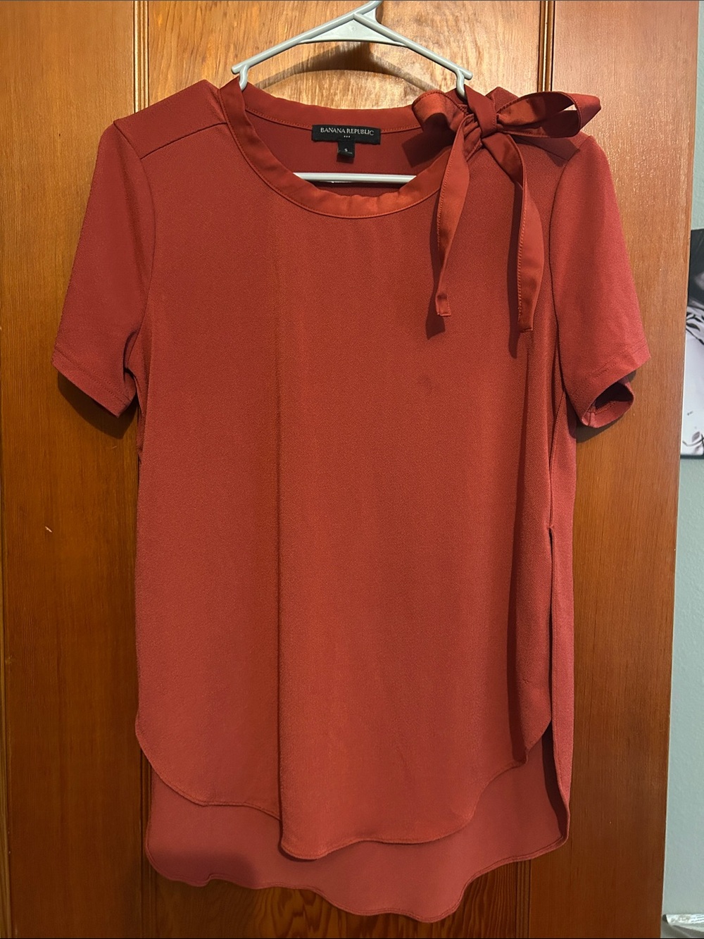 Banana Republic Burnt Orange Tie-Neck Short Sleeve Blouse